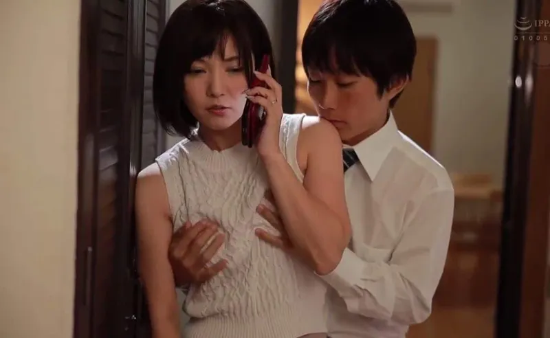 Chồng yêu đi đánh golf, vợ yêu ở nhà dẫn trai trẻ về nắc cho sướng